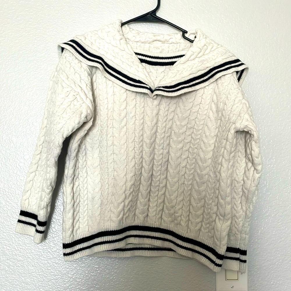 Size: Small-Medium
Good Condition
Final Sale